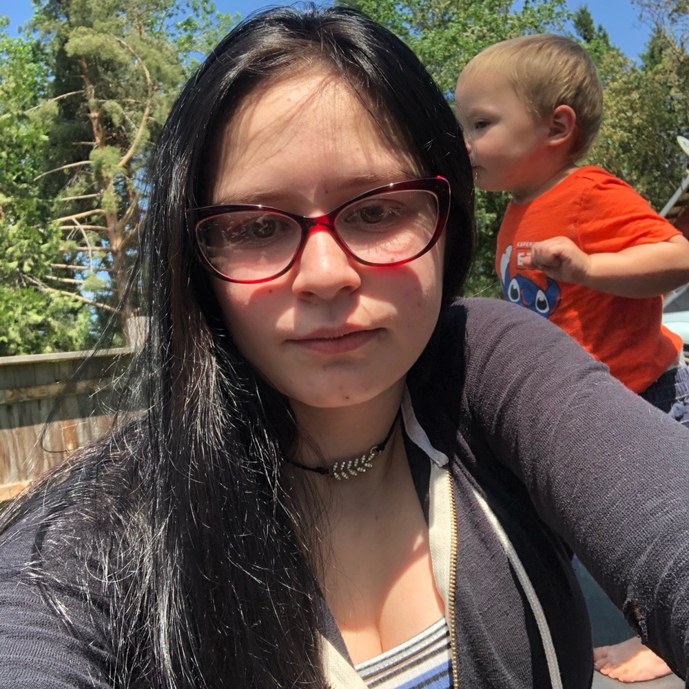 Meet your Posher, Alayna